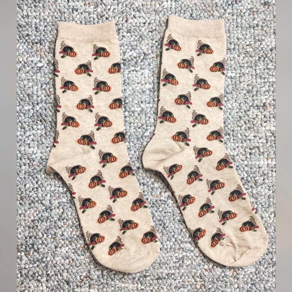 Bloomingdale's Set of 4 Ladies Holiday Crew Socks